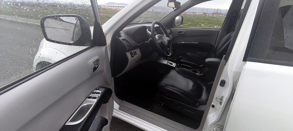 Mitsubishi L200 2.5 Diesel**4x4 la Maneta**2012**EURO  5