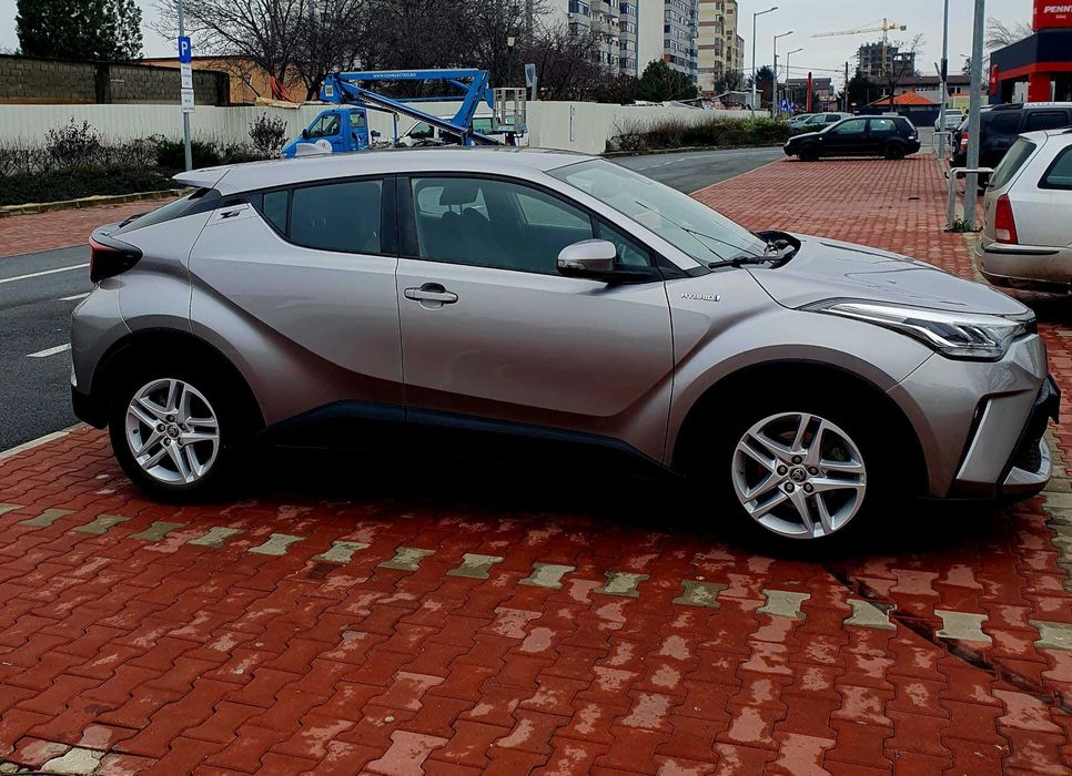 Toyota C-HR Hybrid; 112500 km; 2022 - stare perfecta