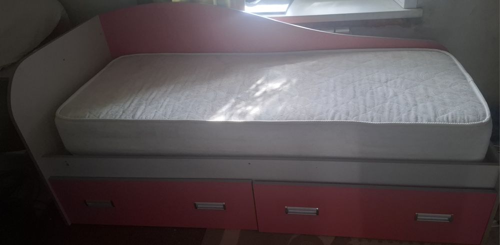 Срочно продам кровать для девочки