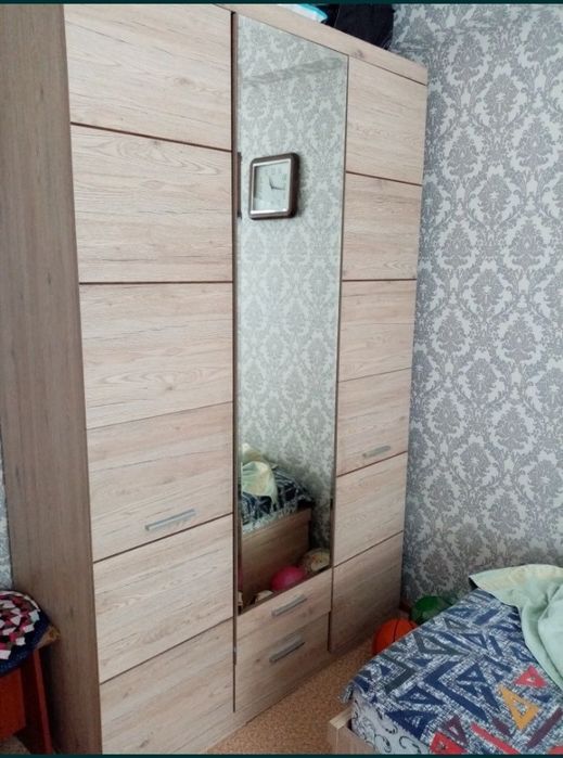 Продам шифоньер в отличном состоянии