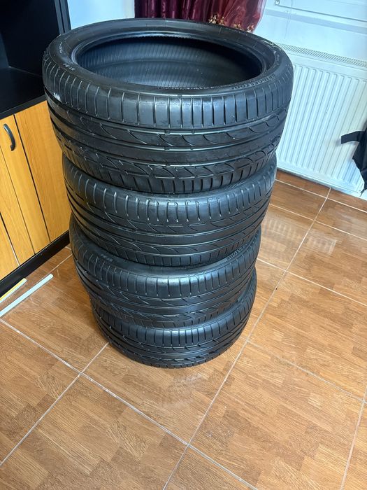 Cauciucuri Vara Bridgestone 235/40/R19  96Y