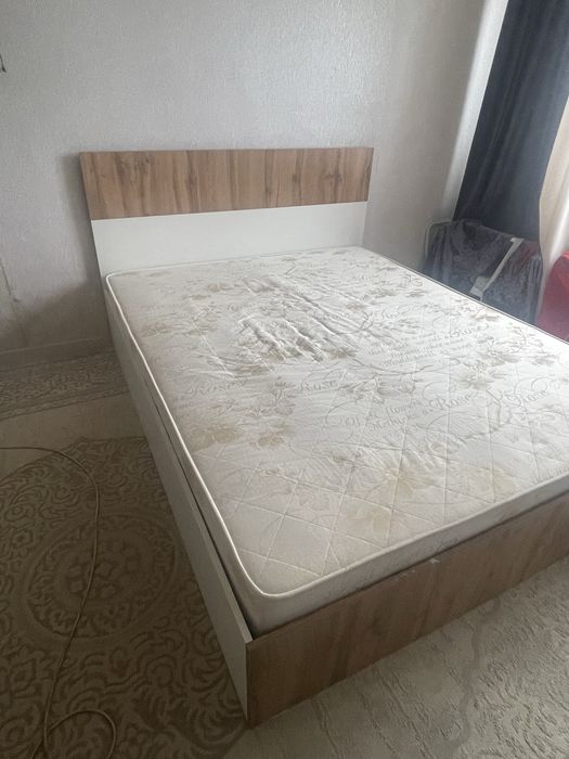 Продается кровать почти новый