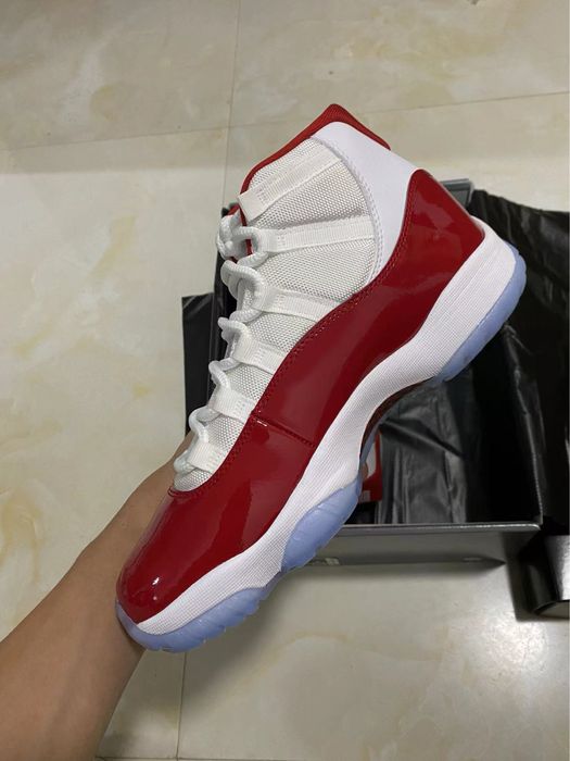 Air Jordan 11 Retro Cherry (2022)