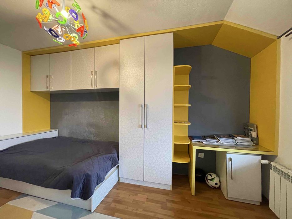 Мебели за детска стая / легло / гардероб / шкаф / бюро