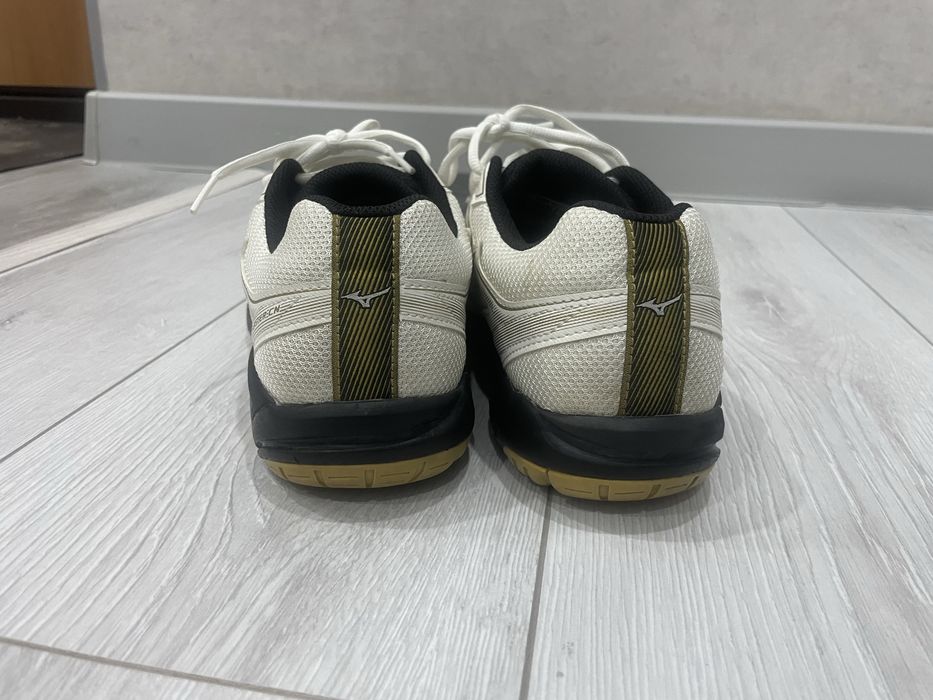 Красовки Mizuno б/у