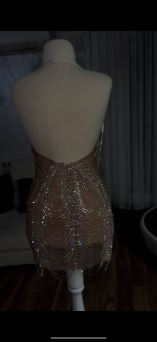 Луксозна дизайнерска рокля с кристали