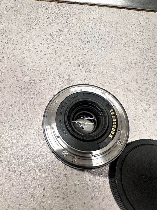 Obiectiv foto Canon EF-M 22mm f/2.0 STM – stare foarte bună