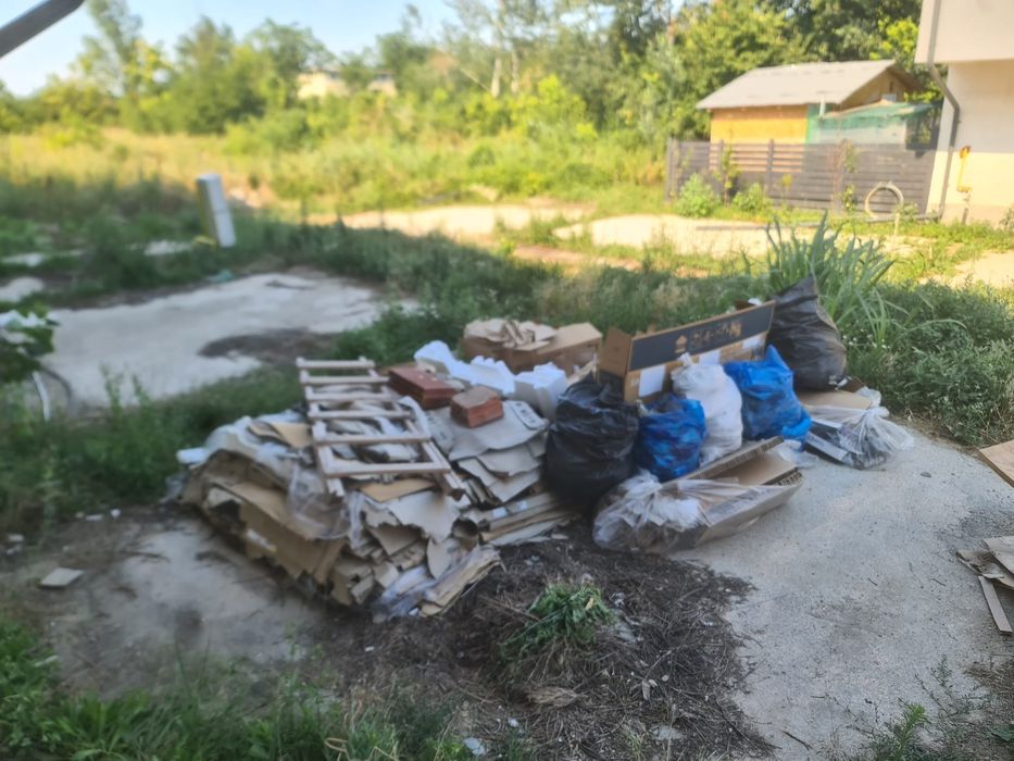 Transport moloz Evacuare moloz Debarasare apartamente