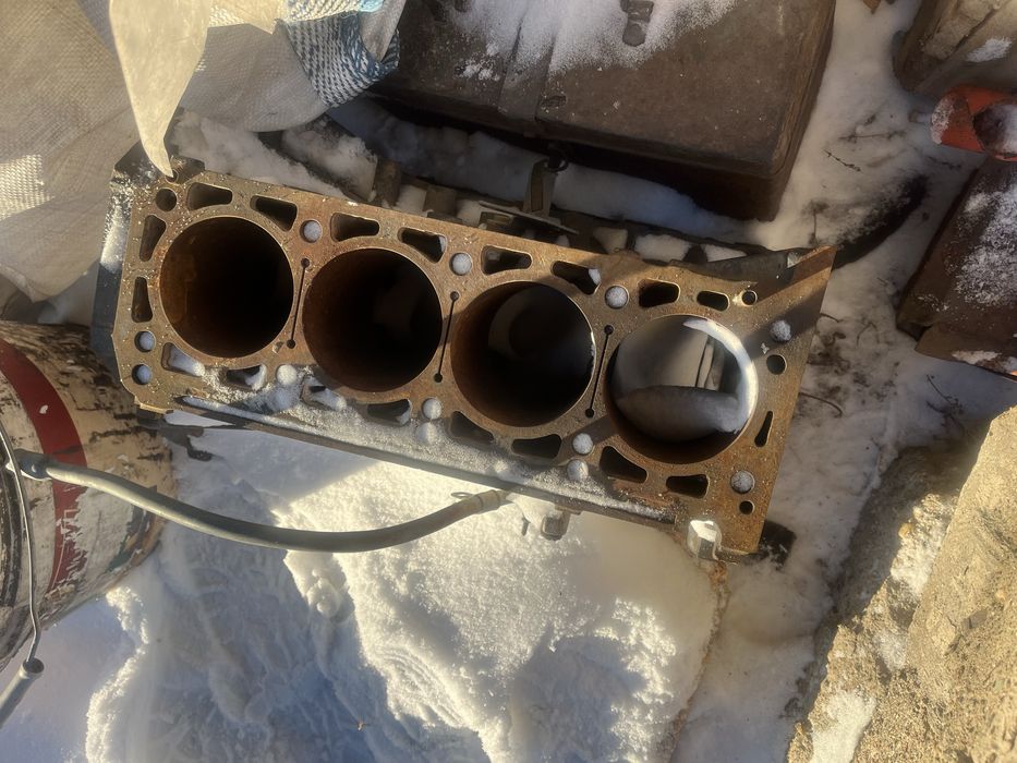 Блок и колинвал на мерс 111 мотор 2 об