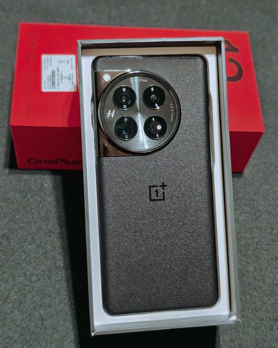 One Plus 12 256 gb Ram 12 5G