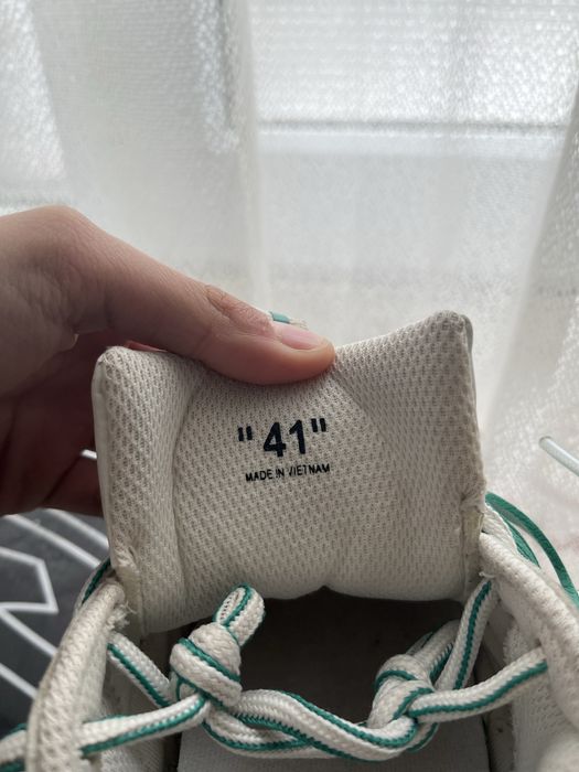 Off-white be right back