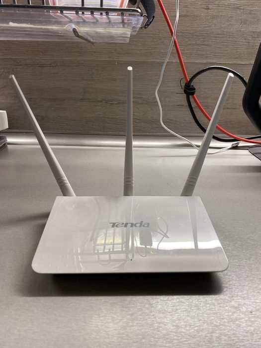 Безжичен рутер Tenda F3, N 300Mbps, 3 антени