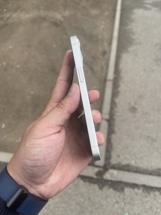 В продаже Айфон 13. 128Gb