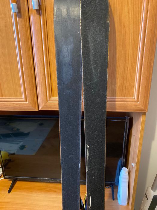 Skiuri mărimea 1,70 m