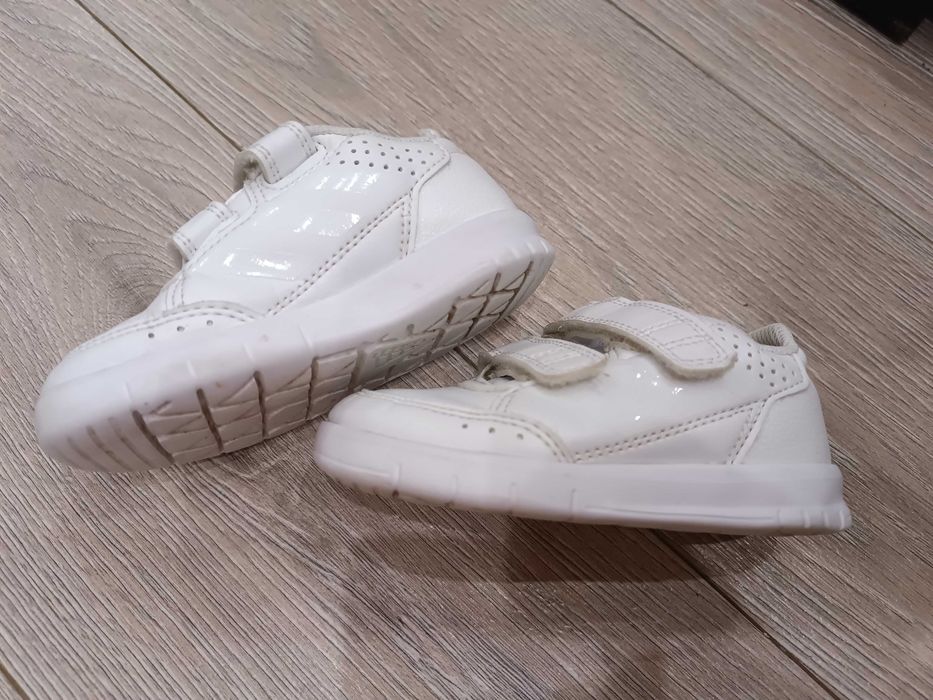 Детски маратонки adidas с размер 23