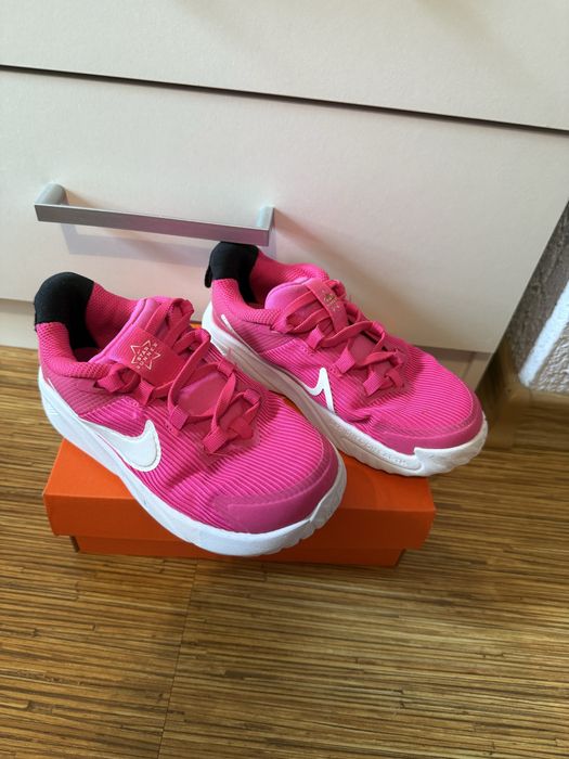 Изключително запазени детски обувки!