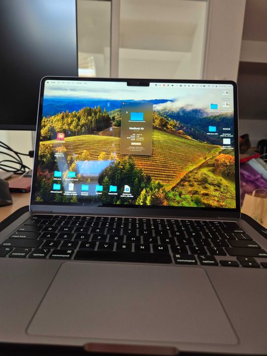 Macbook Air M2 8GB RAM 256GB