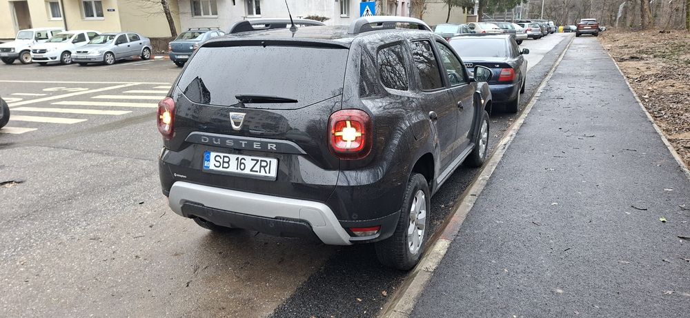 Vând Dacia Duster
