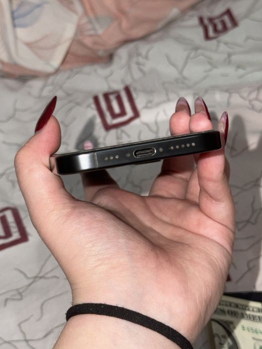 Продам iphone 16 pro 256gb