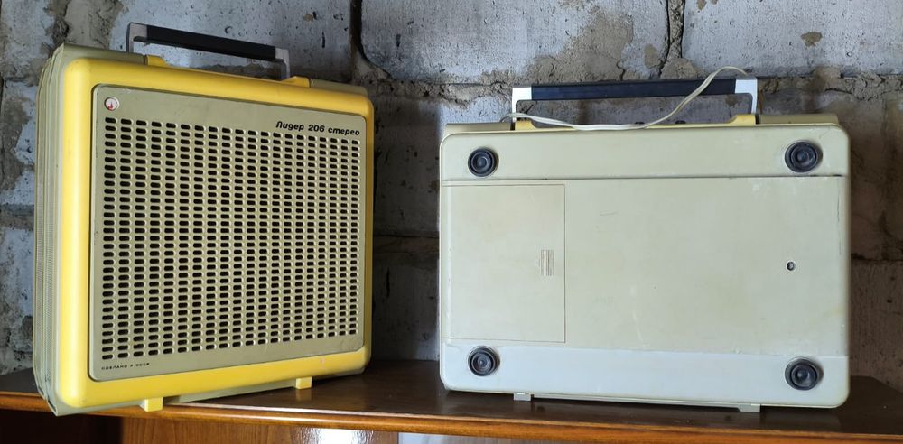 Проигрыватель и колонки Лидер