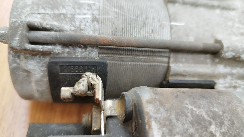 Стартер Volkswagen Caddy III Фолксваген Кадди 1.9TDI VW Caddy