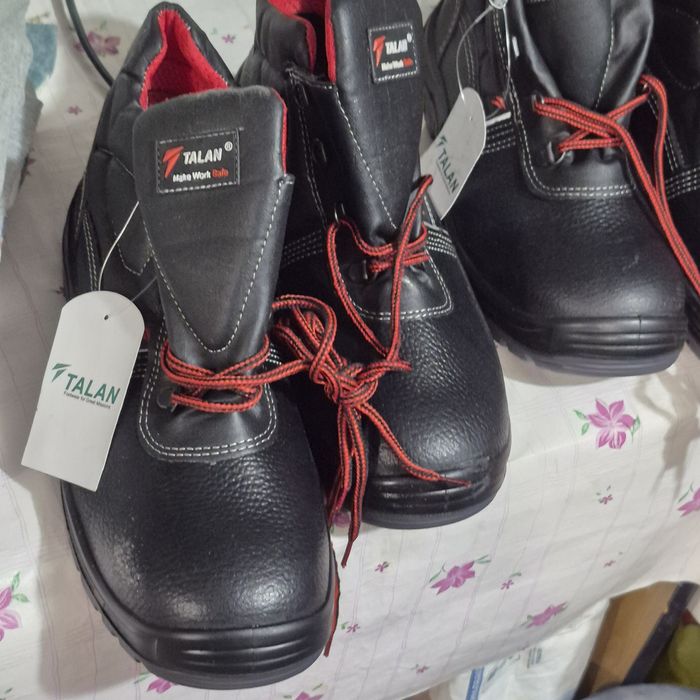 Продаётся сапоги рабочий