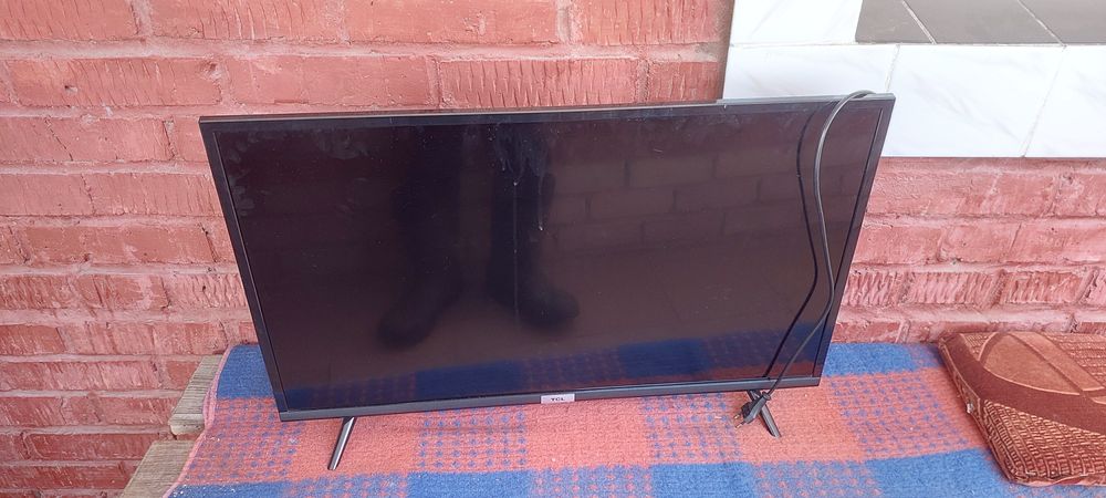 телевизор на разбор TCL