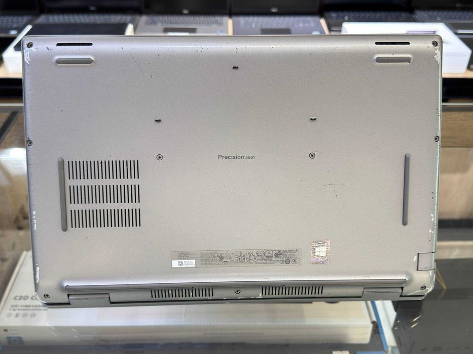DELL Precision 3561