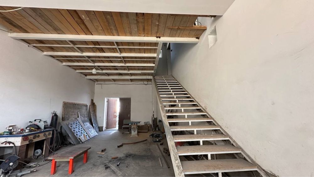 Нөкис қаласы орайлық базарға жақын жерде жайласқан имарат сатылады