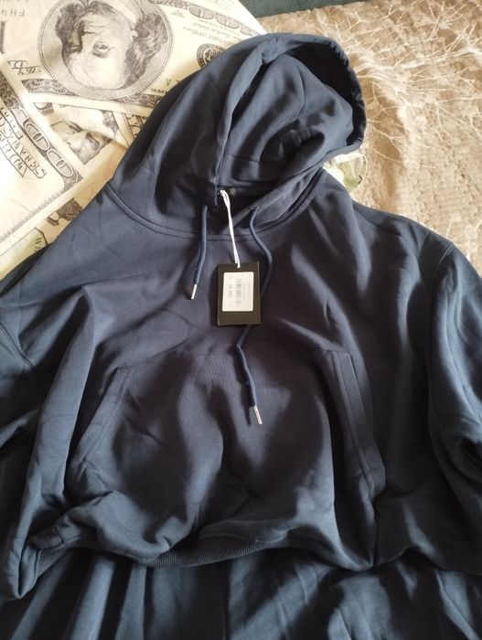 Продам новый костюм 48