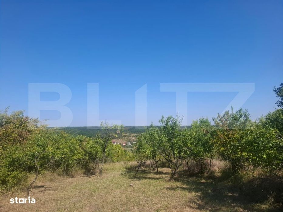 teren cu priveliste panoramica deosebita