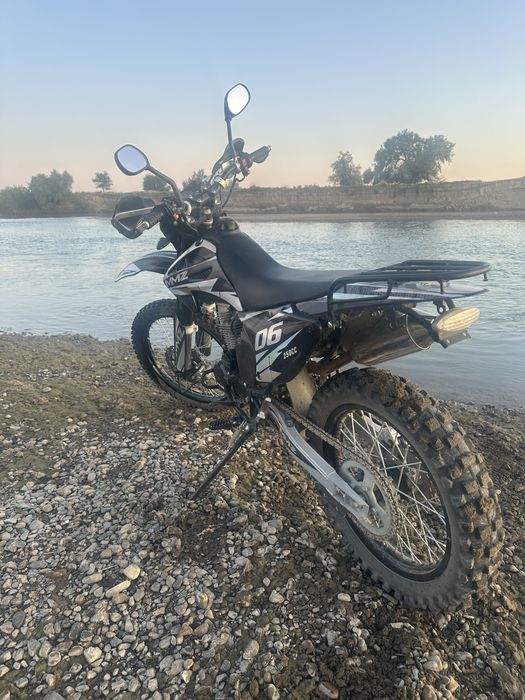 Продам эндуро 250куб