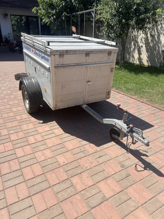 Remorca inchisa de vanzare