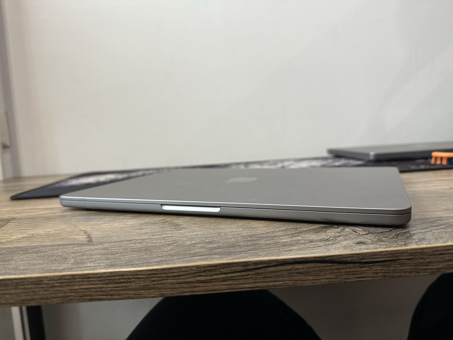 Macbook Air M2 8/256 EAC