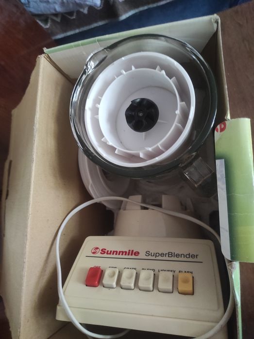 Продаётся блендер.