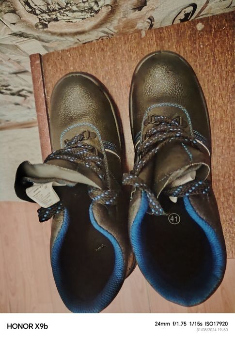 Продам рабочие ботинки