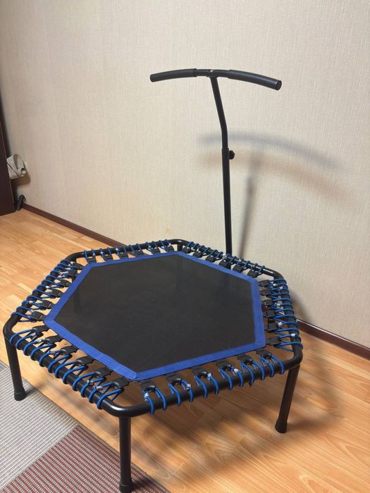 Батут с ручкой для прыжков