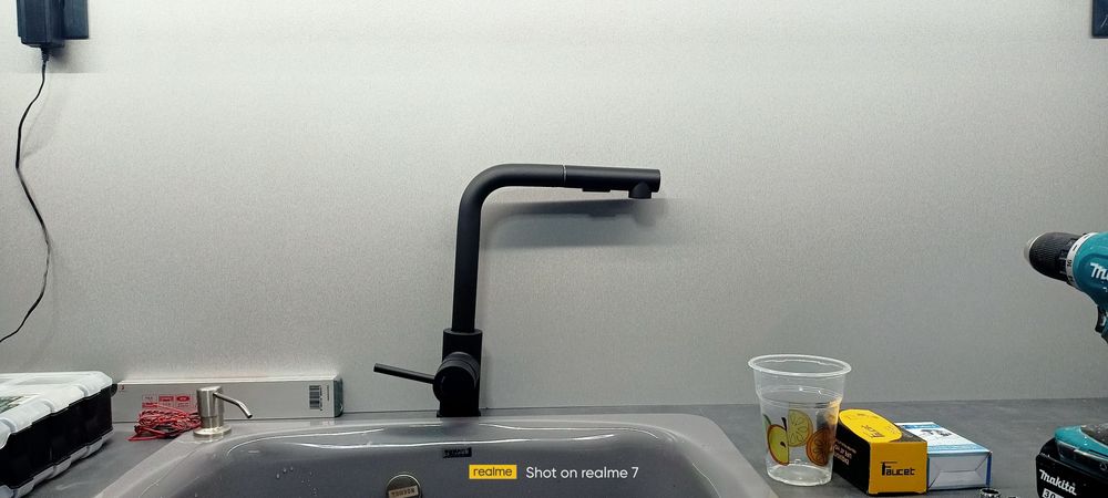 Кухненски черен смесител Livarno