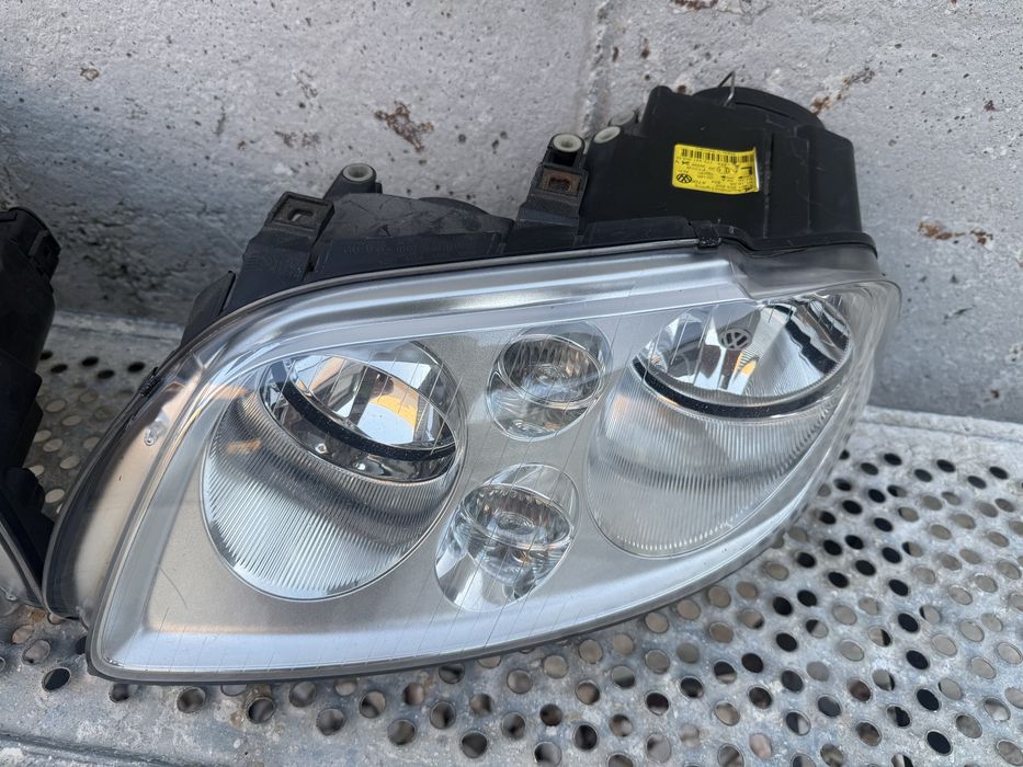 Оригинални фарове за VW Touran / Caddy (2003-2010) – Комплект, отлично състояние