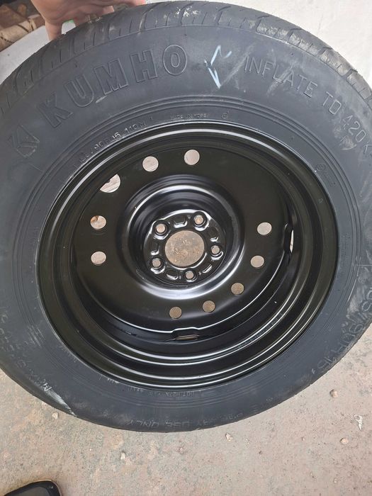 Резерва гума патерица