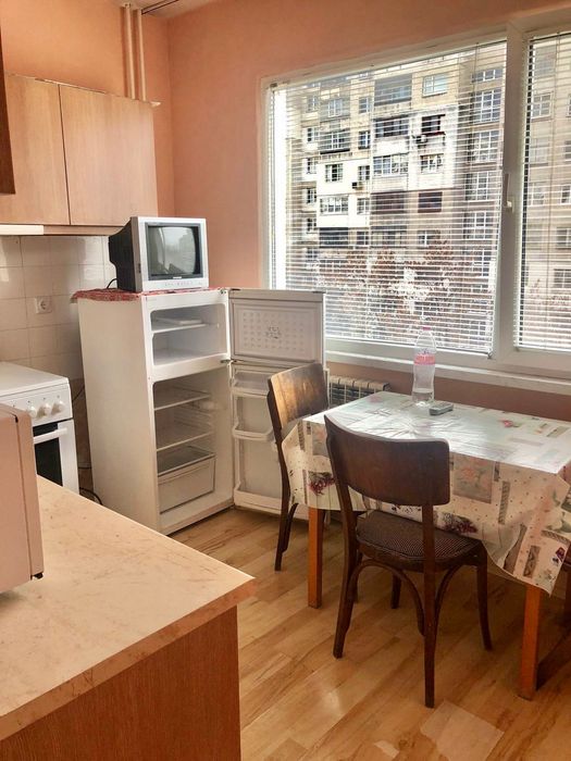 Продавам апартамент в кв. Слатина