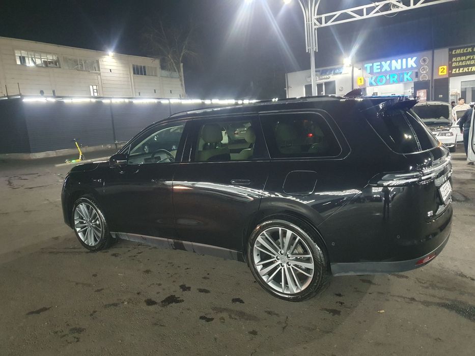 Leapmotor C16 
3- pozidsiya ledarni eng fuli 
10.000km yurgan.
Toshken