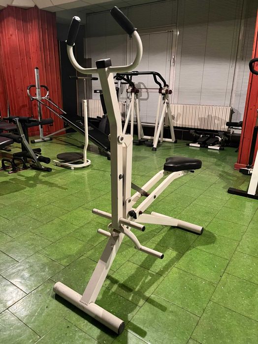 Уред за гръб - използващ телесно тегло