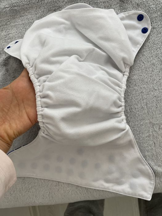 Scutece impermeabile reutilizabile, potrivite pentru bebeluși.