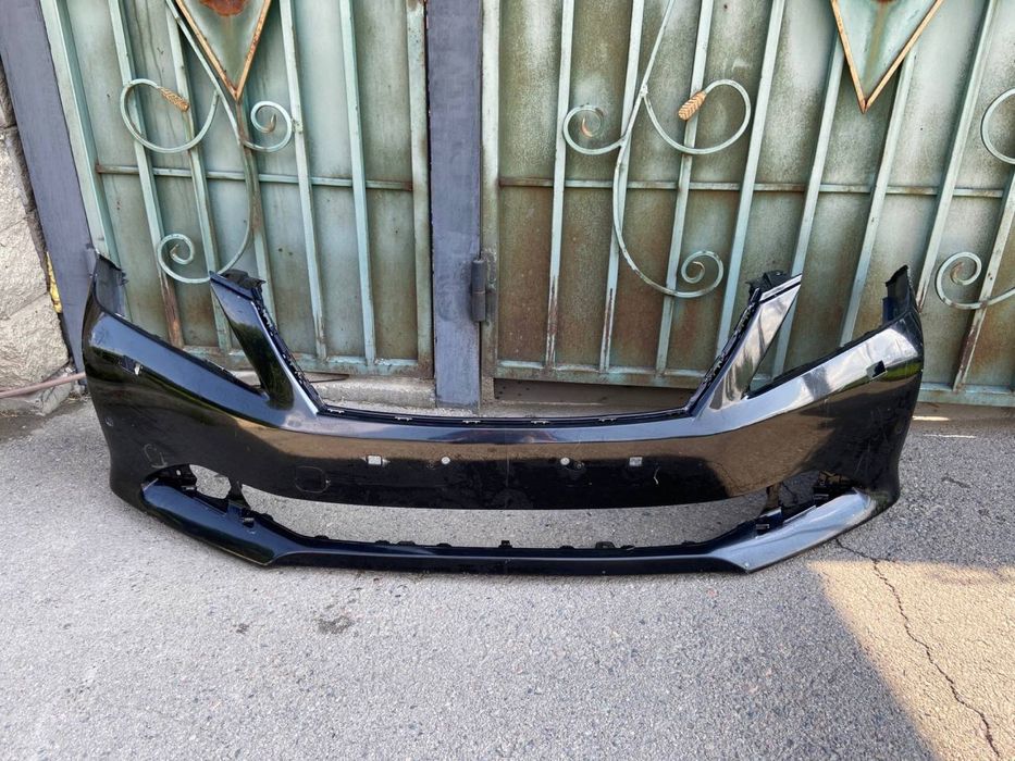 Продам бампер от камри 50