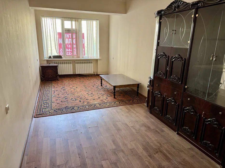 2/2/7. Сергели 6а. Квартира 67 м²! Дом кирпичный. Метро - 1 км.