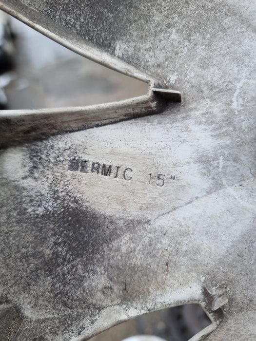 Jante oțel ~4x100~ 15 țoli ~ Renault / Dacia+capace roți