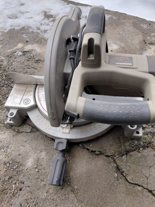 Продам торцовку ,углорез