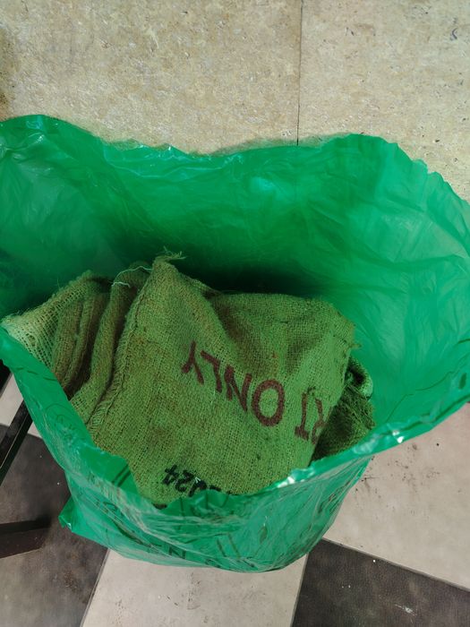 Бош коп сотилади матряли жуда мустахкам хархил нарсаларга ишласа болад