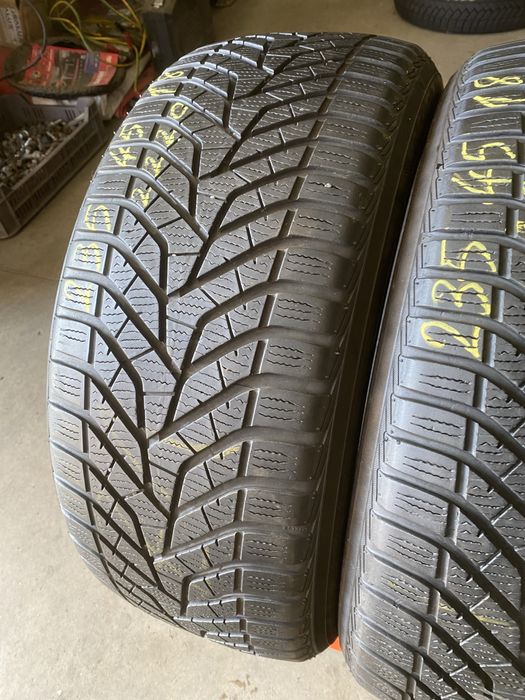 Anvelope iarna 235/45/18 Yokohama Blue Earth Winter 235 45 18 R18